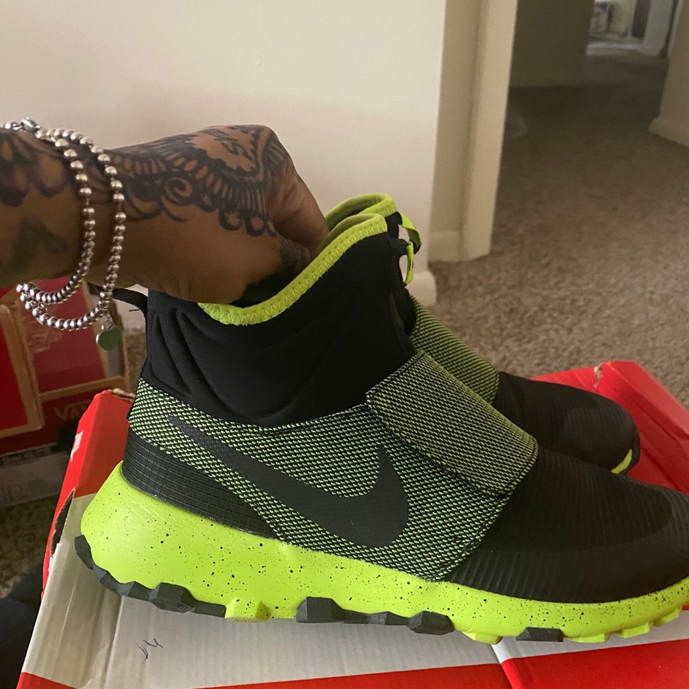 USED Nike Sneakers